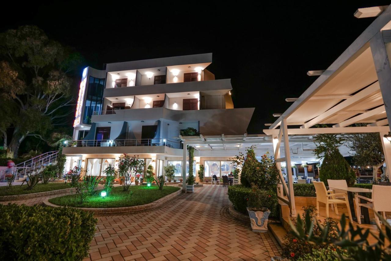 Grand Hotel Aita Radhimë Dış mekan fotoğraf