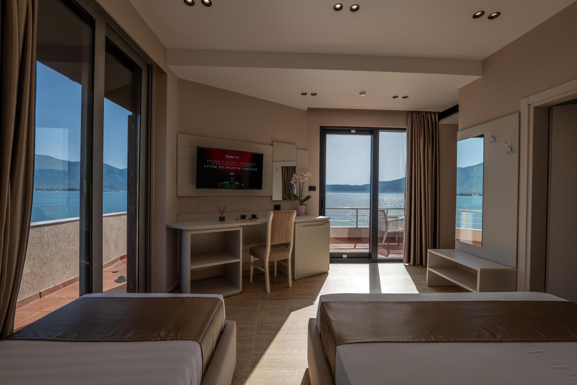 Grand Hotel Aita Radhimë Dış mekan fotoğraf