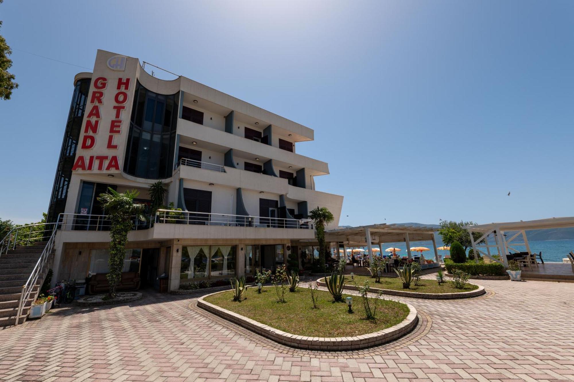 Grand Hotel Aita Radhimë Dış mekan fotoğraf