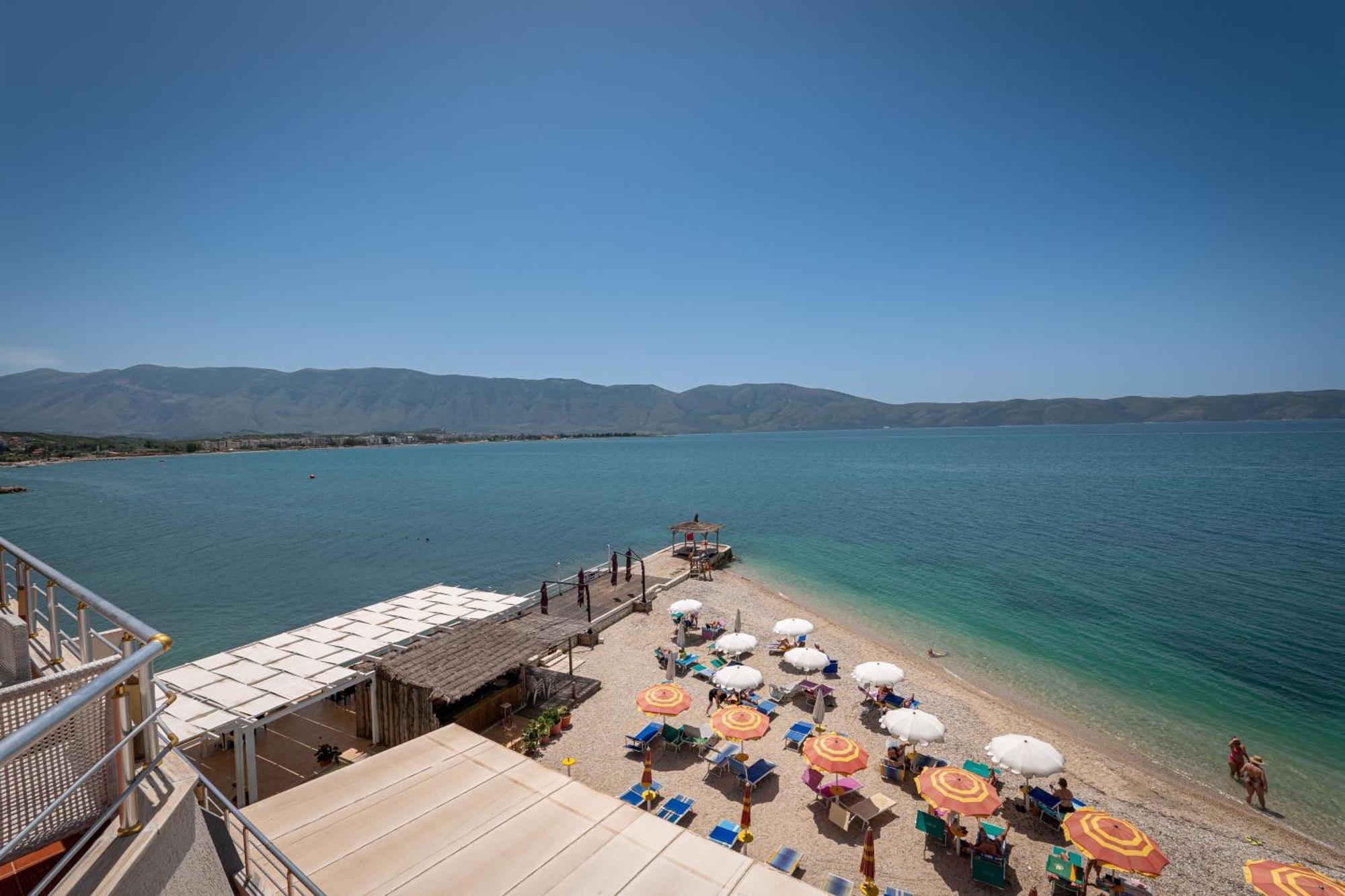 Grand Hotel Aita Radhimë Dış mekan fotoğraf