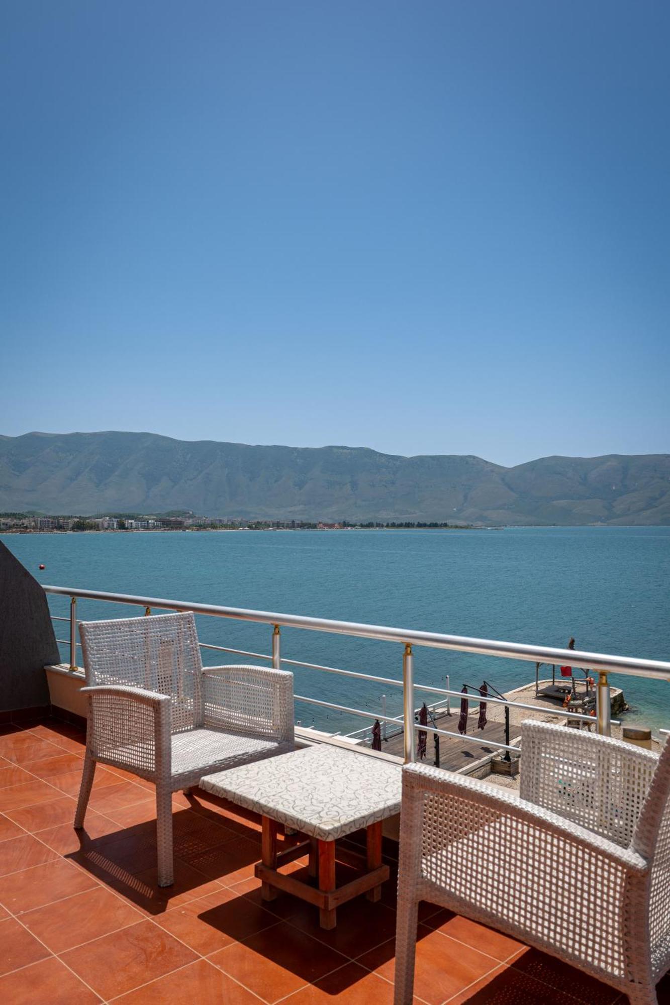 Grand Hotel Aita Radhimë Dış mekan fotoğraf
